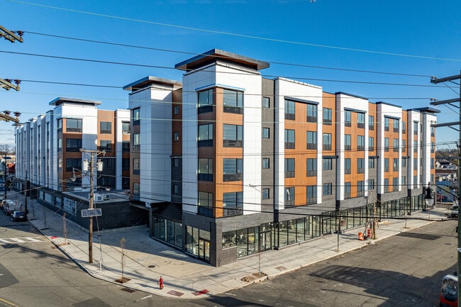 Lakeview Apartments in Paterson, NJ - Building Photo - Building Photo