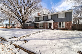 1062 N Lawrence Ln in Wichita, KS - Building Photo - Building Photo