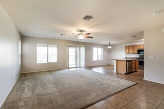898 W Calle Arroyo Norte in Green Valley, AZ - Building Photo - Building Photo