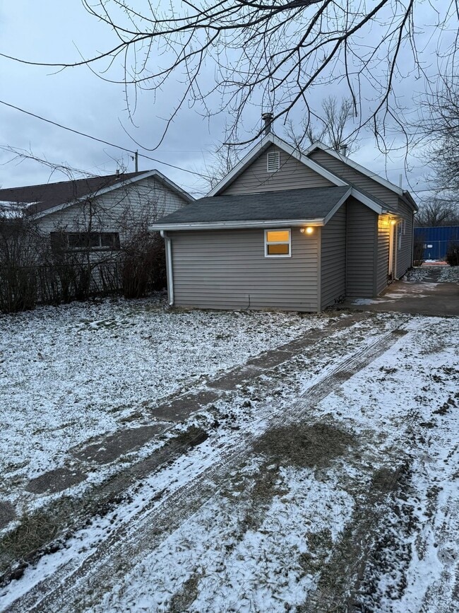 836 Vine St in Zanesville, OH - Building Photo - Building Photo