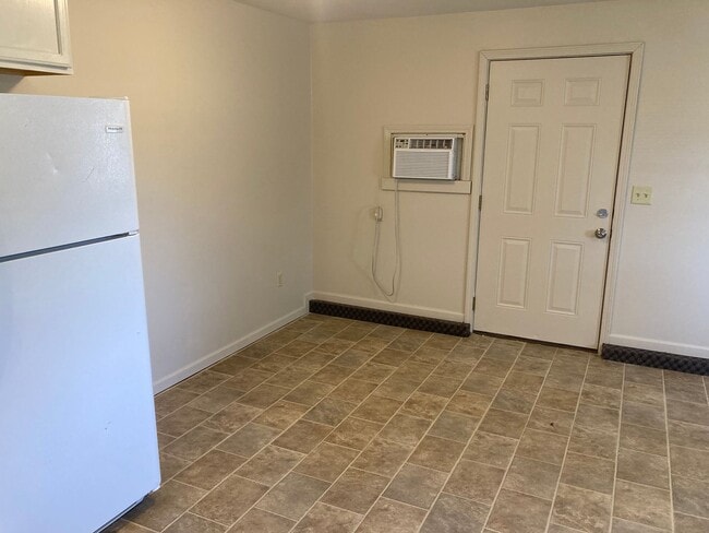 100 Jefferson Pl in Versailles, MO - Building Photo - Building Photo