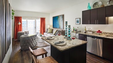 The Yards at 3 Crossings in Pittsburgh, PA - Foto de edificio - Interior Photo
