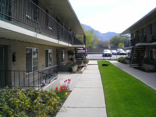 2117 E 3300 S in Salt Lake City, UT - Building Photo