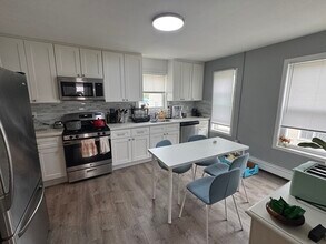 46 Brookley Rd, Unit 3 in Boston, MA - Building Photo - Building Photo