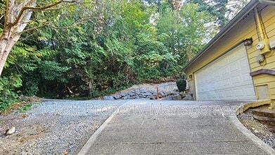 1330 Corbet Dr in Bremerton, WA - Building Photo - Building Photo