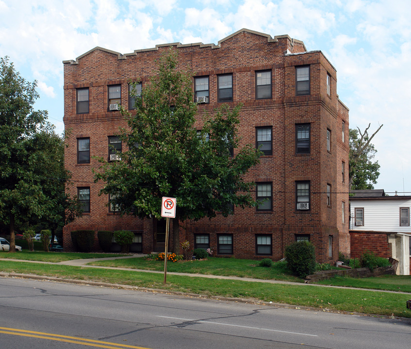 3831 Ingersoll Ave in Des Moines, IA - Foto de edificio