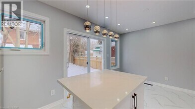 4357 Seneca St in Niagara Falls, ON - Building Photo - Building Photo