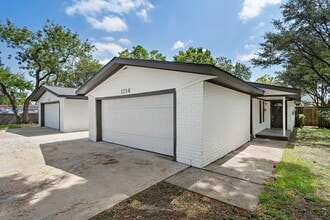 1714 Huge Oaks St in Houston, TX - Building Photo - Building Photo
