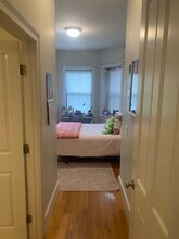 1087 Beacon St, Unit 3 in Brookline, MA - Building Photo - Building Photo