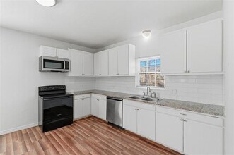 507 S Scullin Ave in Denison, TX - Building Photo - Building Photo