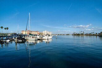 10355 Paradise Blvd in Treasure Island, FL - Building Photo - Building Photo