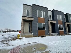 The Flats at West Glen in West Des Moines, IA - Foto de edificio - Building Photo