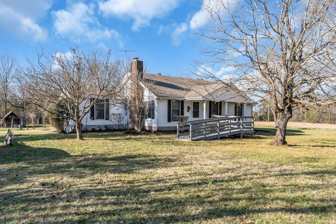 70 Zachary Rd in Lebanon, TN - Building Photo