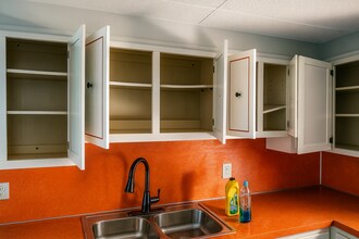 18615 Muskoka Ave in Cleveland, OH - Building Photo - Building Photo