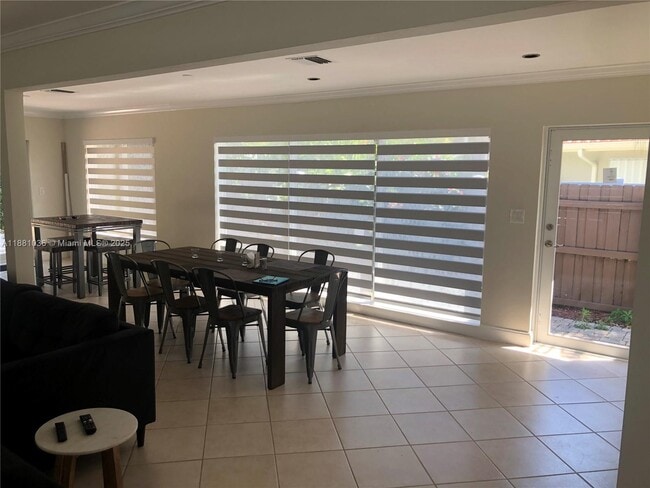 2532 NE 27th Ave in Fort Lauderdale, FL - Building Photo - Building Photo