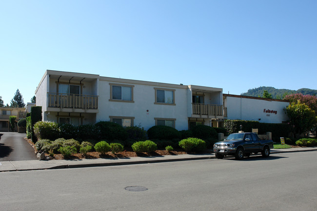 Fairway Arms Apartments in Santa Rosa, CA - Building Photo - Building Photo