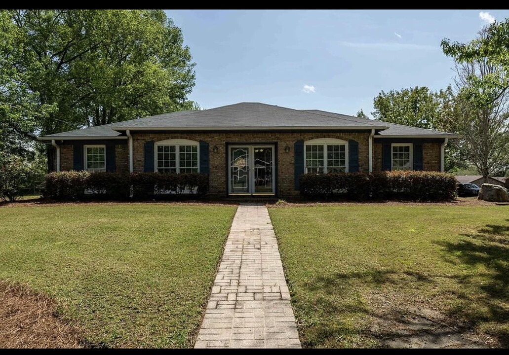 900 N Ridge Dr in Columbus, GA - Building Photo