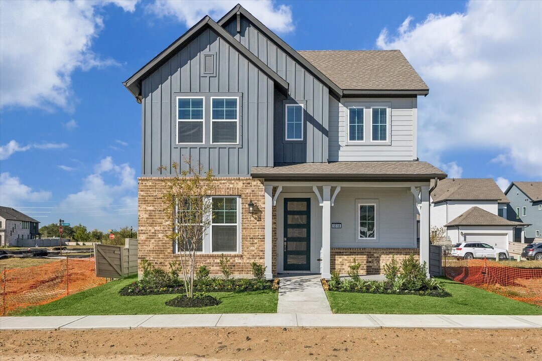 5518 Kindle Aly in Manvel, TX - Building Photo