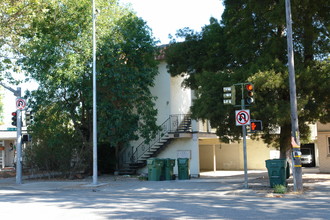 1420 El Camino Real in Burlingame, CA - Foto de edificio - Building Photo