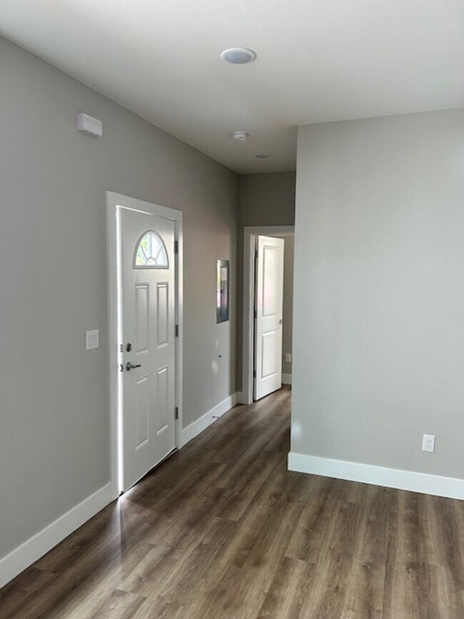 property at 1307 N Garrison Rd