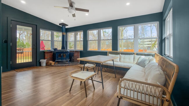 44 Schlosser Dr in Rochelle Park, NJ - Building Photo - Building Photo