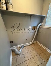 716 NE Ball Dr in Lee's Summit, MO - Building Photo - Building Photo