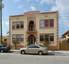 920 SW 5th St Apartments