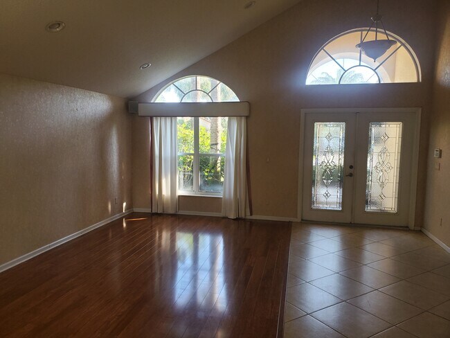 907 SE Westminster Pl in Stuart, FL - Building Photo - Building Photo
