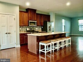 601 Colindale St in Middle River, MD - Building Photo