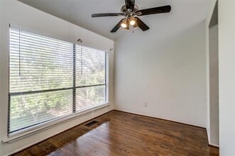 6718 Eastridge Dr in Dallas, TX - Foto de edificio - Building Photo