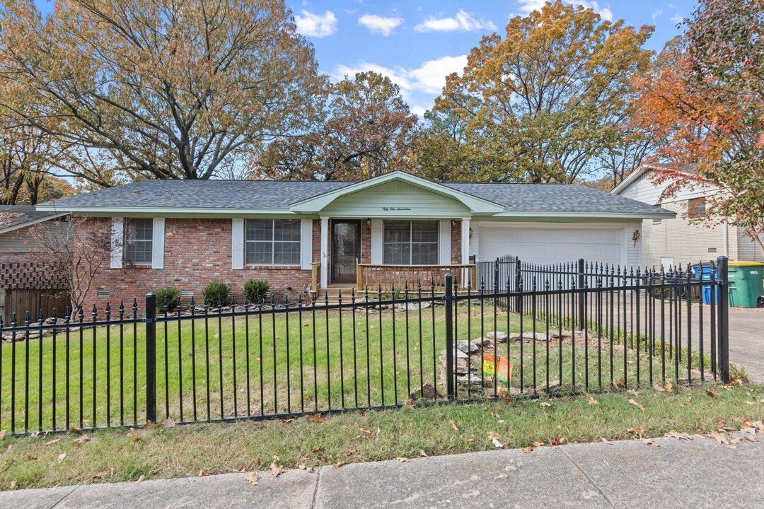 5117 Randolph Rd in North Little Rock, AR - Building Photo