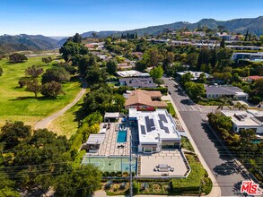 3144 Corda Dr in Los Angeles, CA - Building Photo - Building Photo