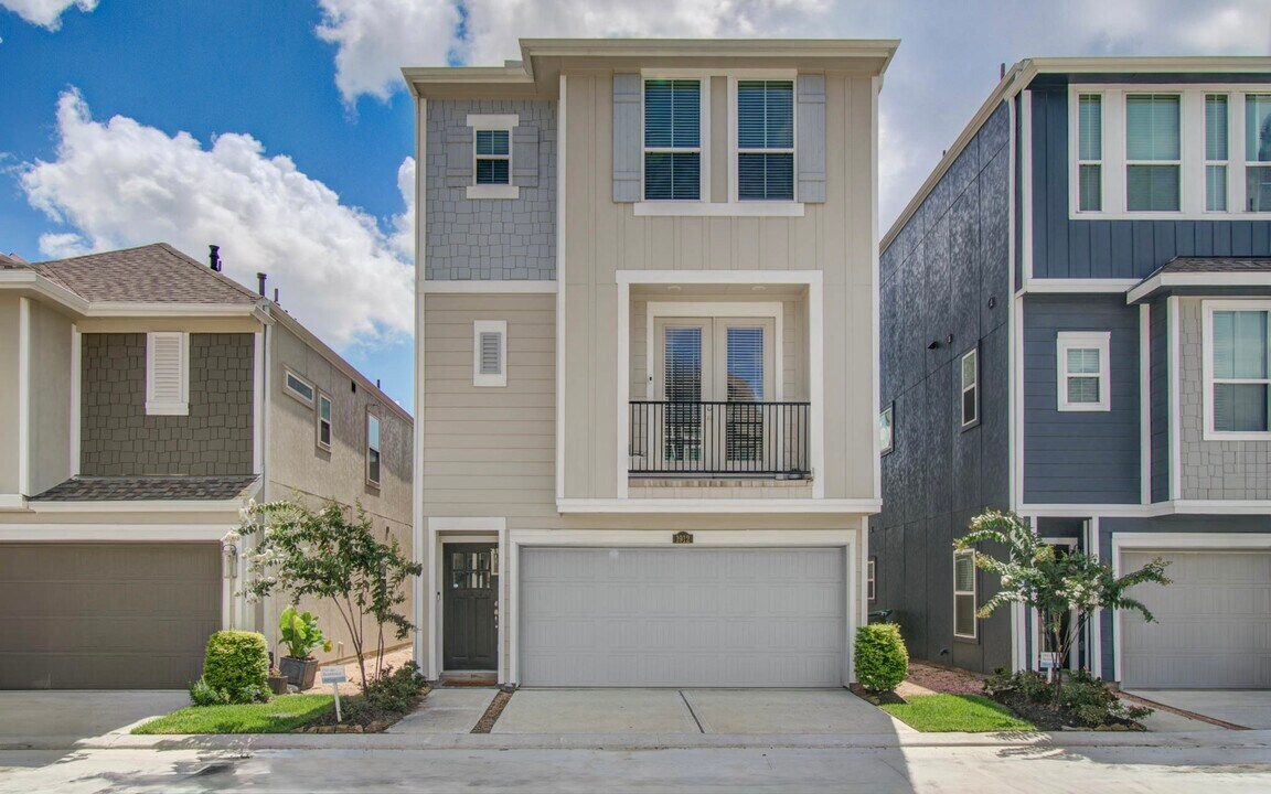 1912 Honey Mound Dr in Houston, TX - Building Photo