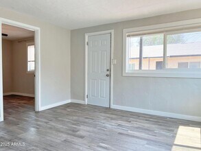 1125 E Devonshire Ave in Phoenix, AZ - Building Photo - Building Photo