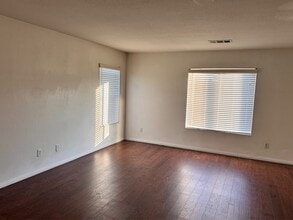 14031 Crystal St in Hesperia, CA - Building Photo - Building Photo