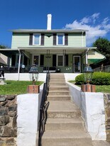 927 Mt Pleasant Ave in Wayne, PA - Building Photo