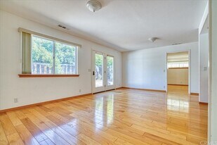 1201 Fernwood Dr in San Luis Obispo, CA - Building Photo