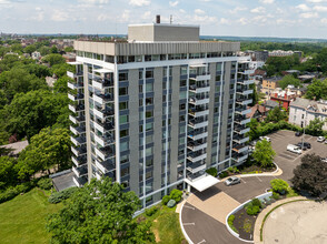 River Terrace in Cincinnati, OH - Foto de edificio - Building Photo