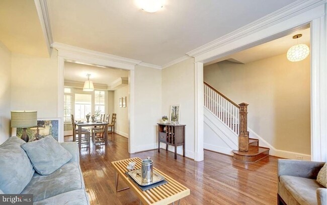 property at 614 Ingraham St NW