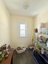 33 Sewall St, Unit 2 in Somerville, MA - Building Photo - Building Photo