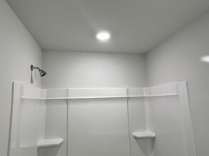 922 Lampton Ct in Jamestown, NC - Building Photo - Building Photo