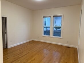 407 Newport Ave in Quincy, MA - Building Photo - Building Photo