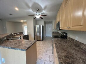 5479 Gannaway St in North Port, FL - Building Photo - Building Photo