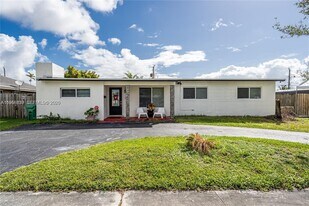 19821 Eagle Nest Rd in Cutler Bay, FL - Building Photo