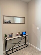 5649 Mentmore Dr in West Palm Beach, FL - Foto de edificio - Building Photo