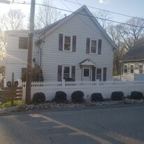 18 Warwick St, Unit 1 in Auburn, MA - Building Photo