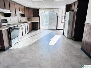 3450 W Columbia St in Hokendauqua, PA - Building Photo - Building Photo