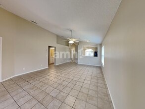 2465 Saint Pauls Dr in Titusville, FL - Foto de edificio - Building Photo