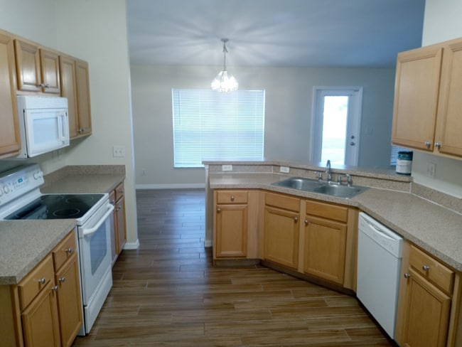 2301 SW 25th St in Cape Coral, FL - Building Photo - Building Photo