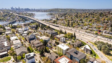 Maplewood Apartments in Seattle, WA - Foto de edificio - Building Photo